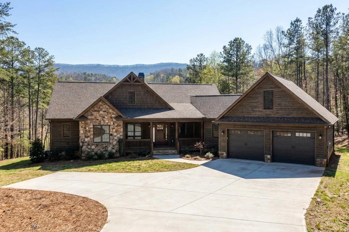 A north Georgia foothills home with the garage doors closed